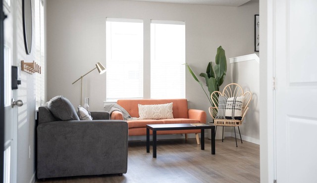 Cute 3 br/2.5 ba Newly-Built Townhome w/Amenities