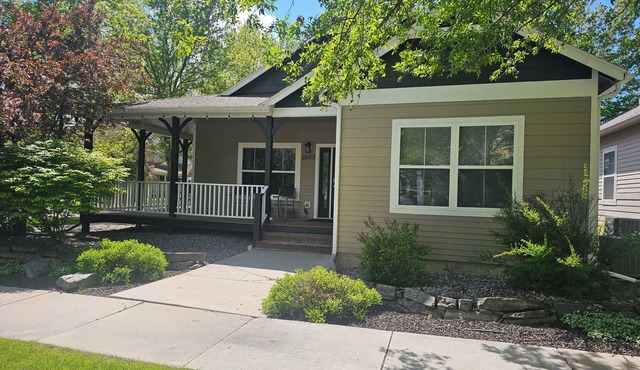 Cute and Clean Bungalow