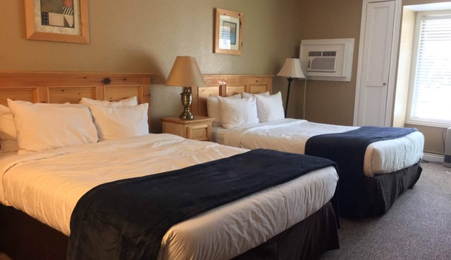 Cute cozy condo near ski resorts