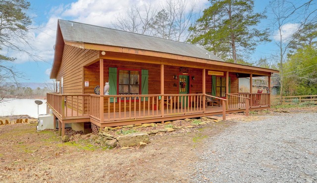 Deck & Fire Pit: Waterfront Cabin in Greers Ferry! in Greers Ferry