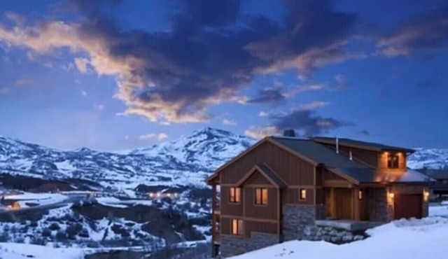 Deer Valley Lakeside Ski House *Sleeps 16 Free Ski Shuttle- Minutes to Deer Valley East Village and Jordanelle Reservoir