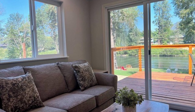 Deluxe Cabin 5 - Rogue River Resort