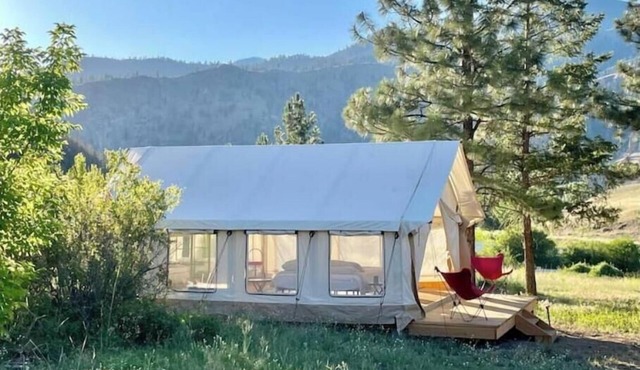 Deluxe Glamping on the Salmon River - Breakfast Included, Sleeps 4-6