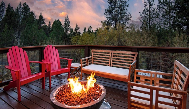 Deschutes River Retreat Hot Tub + Firepit Near Mt. Bachelor | River Meadows
