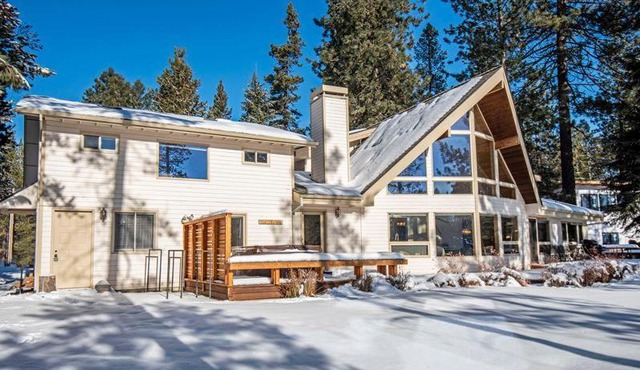Deschutes Riverfront Home - Meredith Lodging