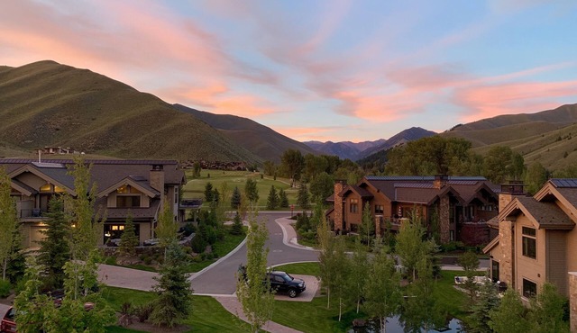 Diamondback Townhome At White Clouds