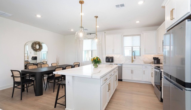 Discover Desert Luxury: Stunning 2-Bedroom, 2-Bath Condo, Pool, Dog Park & MORE