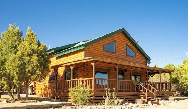 Dog-friendly alpine home with mountain views - great for ATVs and fishing