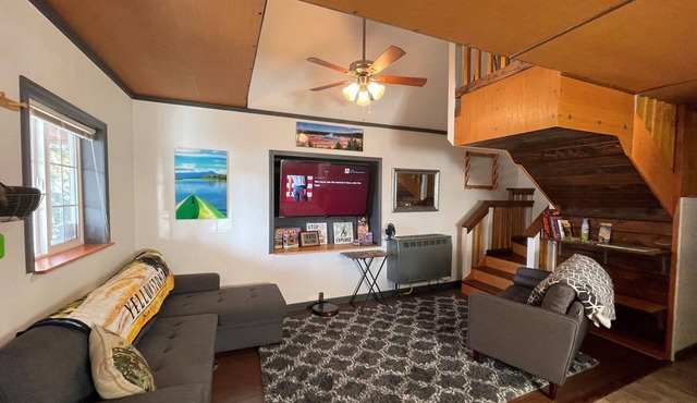 Dog Friendly Cabin Near Yellowstone + River Walk