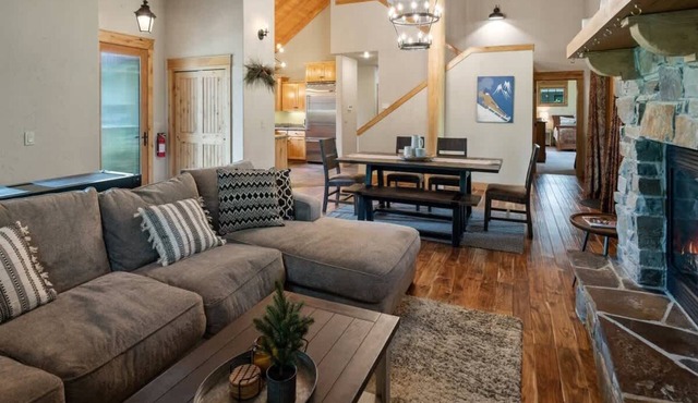 Dog Friendly Luxe Family Home | Marina, Trails