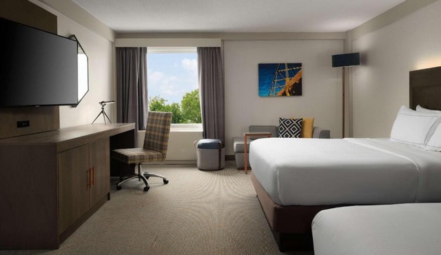 DoubleTree by Hilton Pittsburgh Airport in Moon Township