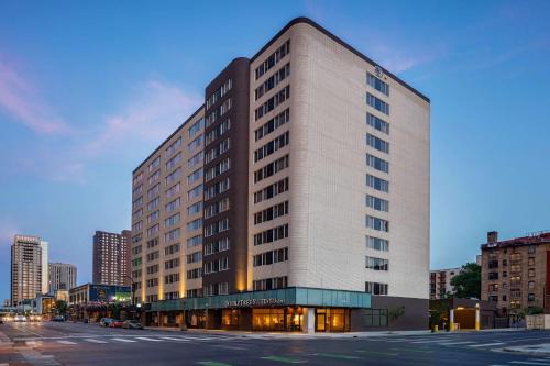 DoubleTree Suites by Hilton Minneapolis Downtown in Minneapolis