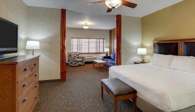 Downtown Sioux City Stay: 2 Units near 3rd St Landmarks | Pet friendly w/Pool