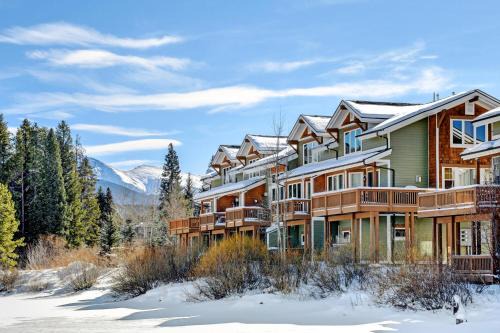 Downtown WP Pond Villa 558 I Private Hot Tub I Great Views I Activity Program