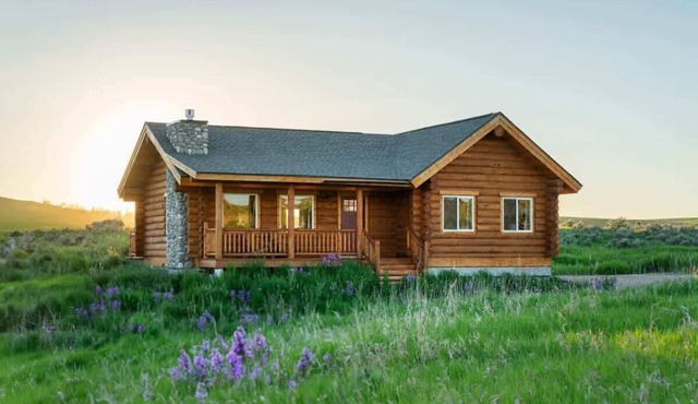 Dreamy Log Cabin, Epic Teton Views, & Dog Friendly