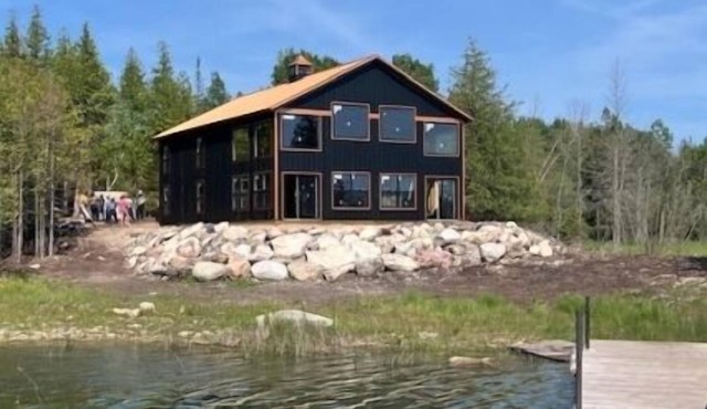 Drummond Island Hotel & Vacation Homes - Botsford Boathouse