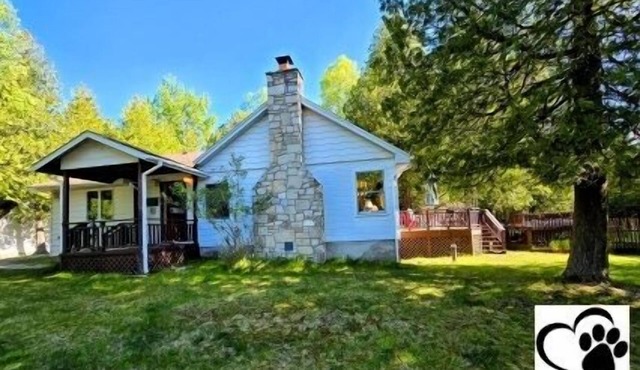 Drummond Island Hotel & Vacation Homes - Lily Pad Place