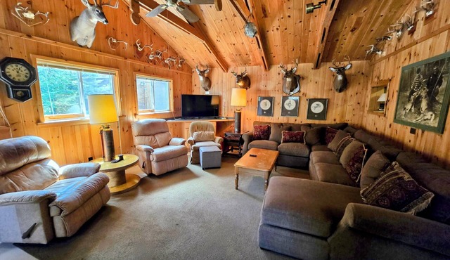 Drummond Island Vacation Homes - Old Mill Camp