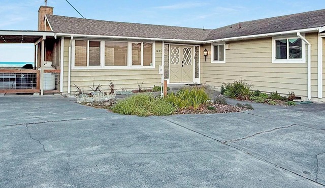 Dungeness Waterfront, Hot tub, Fire Pit, Pets OK