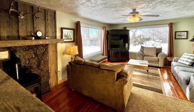 Edge Water Lodge (EV), Waters Edge Lodge