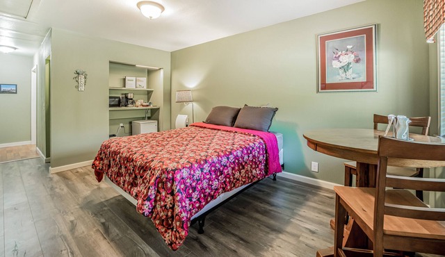 Efficient Studio Getaway w/ Free WiFi, Kitchenette, & Private Washer & Dryer! in Orick