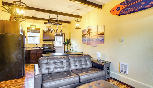 Electric Fireplace: Central Coeur d'Alene Studio!
