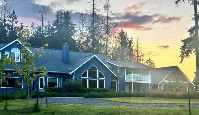 ElkLandia: The Olympic Peninsula's Premier Luxury Estate for Gatherings.