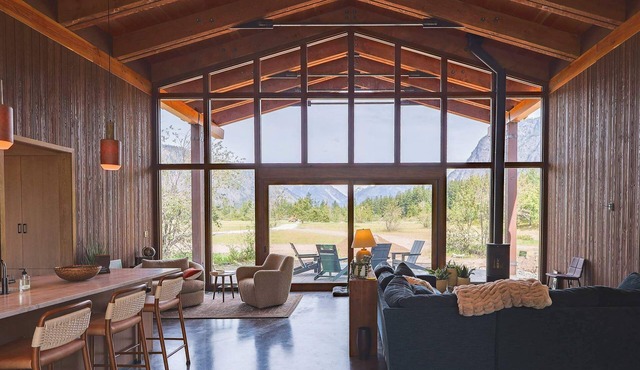Elsie's Hut: Mazama Cabin with Big Mountain Views