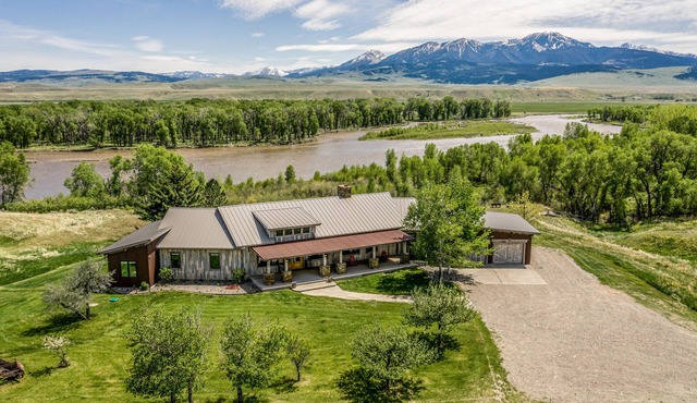 Enjoy your own stretch of the Yellowstone at Mayfly Manor
