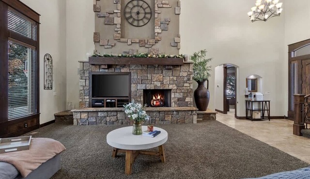 Entertainment Castle With Theatre Room!