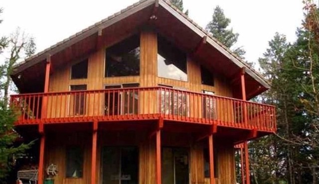 Escape town! Pets welcome, 4bd on fenced 5+ acres, sheep, goats & chicken