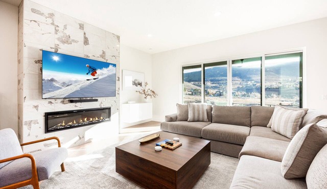 Experience mountain views in this spacious 3-bedroom townhome in Deer Valley!