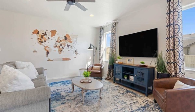 Explorer’s House🔥Game Room + Firepit | Sleeps 10 | Family Friendly | Caldwell