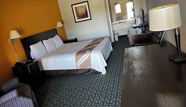 Express Inn & Suites