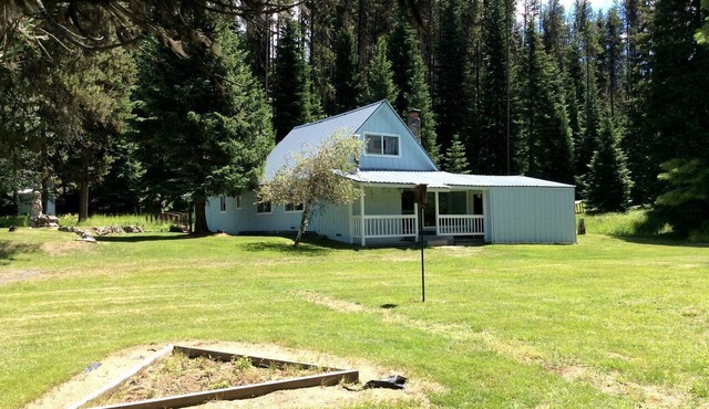 Family-Friendly Cabin Rental in the Wilderness of Central Idaho