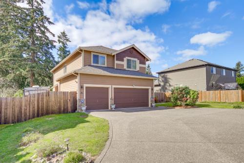Family-Friendly Home w/Patio & Garden in Everett!