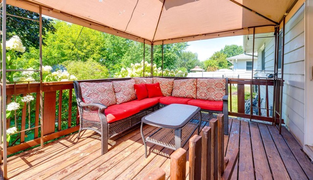 Family-Friendly Waterloo Abode w/Deck!