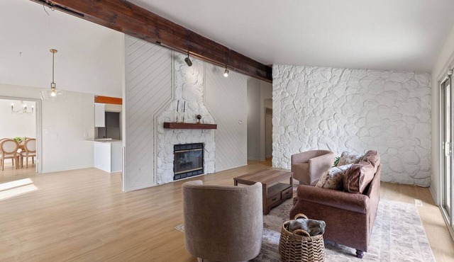 Fantastic 4-bedroom house with AC in charming Tecumseh