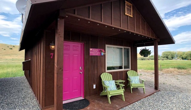 Fantastic Tiny Cabin for a Unique Escape in the Heart of Paradise Valley in Emigrant, Montana