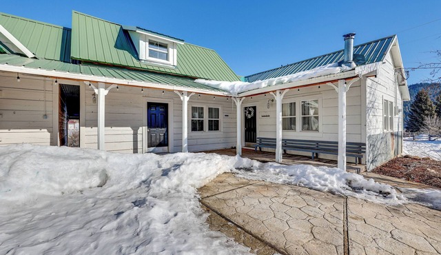 Fish, Hike & More: Garden Valley Family Home