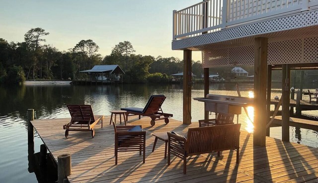 Fish River Retreat, Private Dock & Boathouse Bar