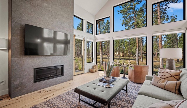 Forestbrook Luxury Retreat with Access to Exclusive Golf