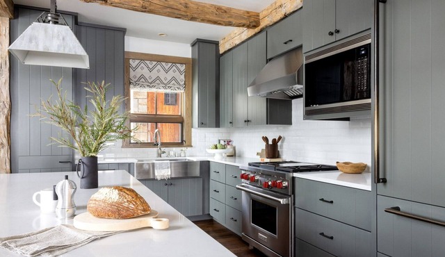 Four-Bedroom with Ski Shuttle and Easy Access to Teton Village