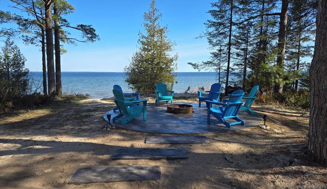 Freighter View: Golden Sunrises & Sandy Toes – Your Dream Summer Retreat