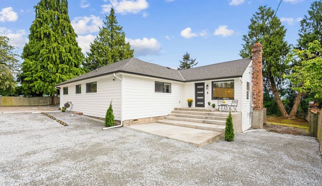 Fresh Renovated Home 4B/2B Near SEA Airport/Light Rail