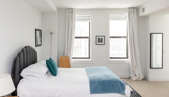 FRONTDESK Debonair Studio Apt with City View
