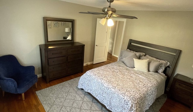 Full time rental 4 bedrooms and 2 baths.House is located 1 mile from UA campus.