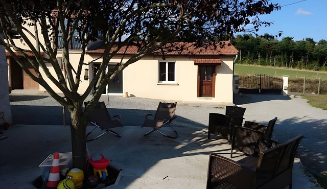 Fully Equipped, Comfortable 50 m² Gîte with Private Parking in Saint-Sixte