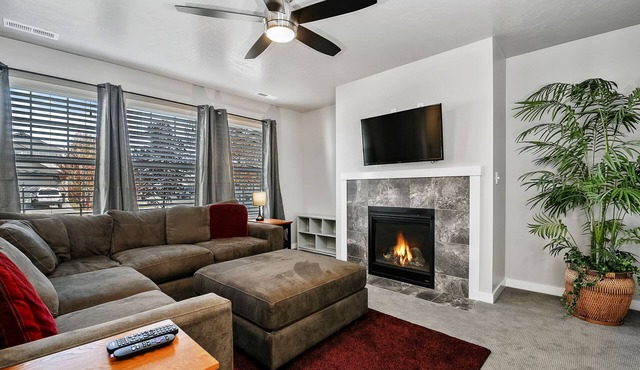 Fully furnished, Short term 3bed/2.5bath