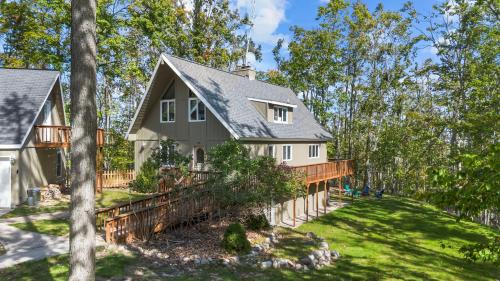Game Room Cabin Pool & Hot Tub Access